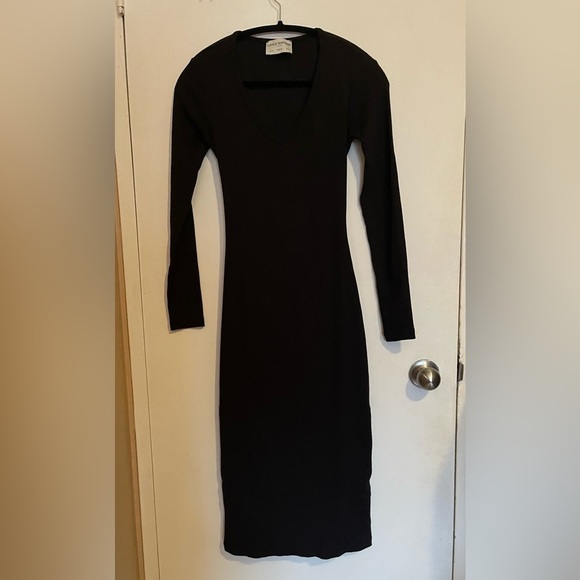 Long Sleeves Open Back Dress- Small - Picture 2 of 5